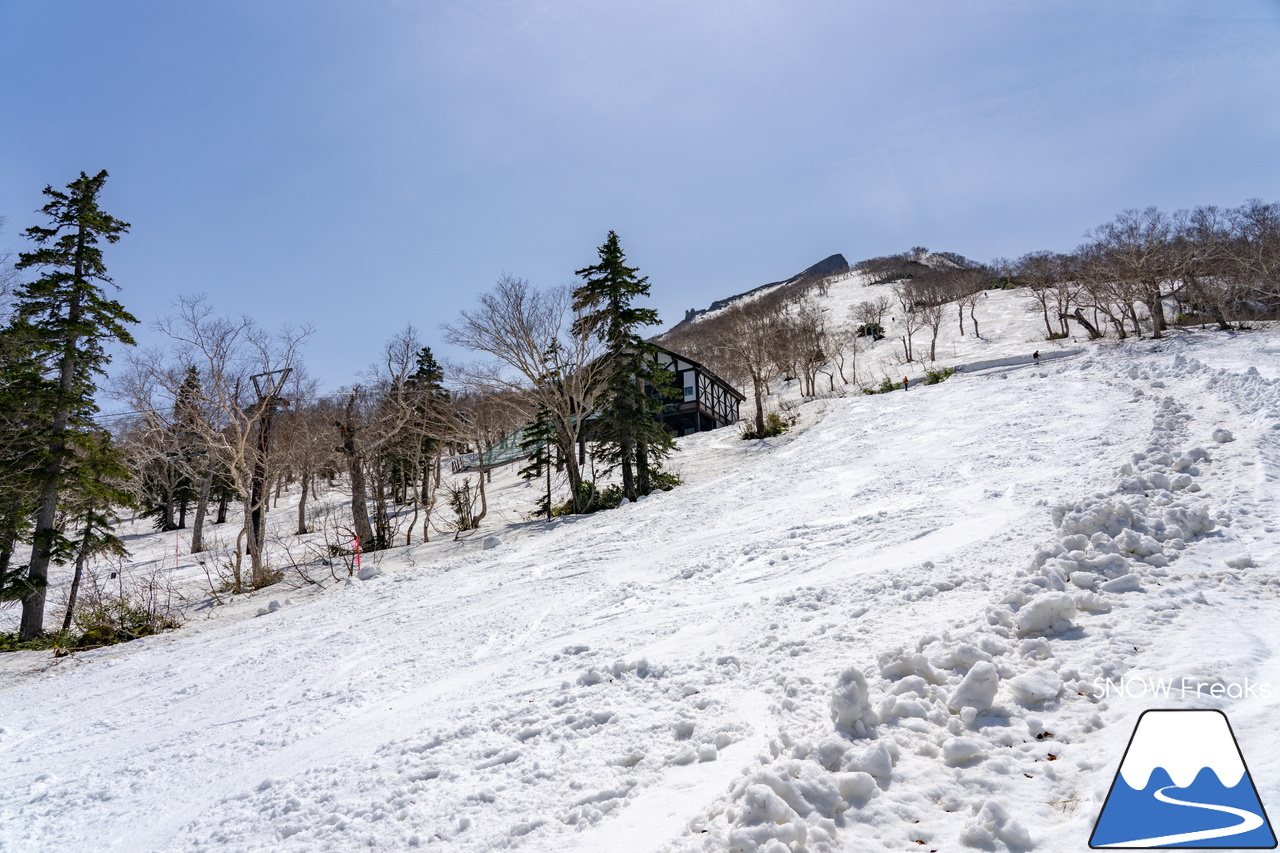 大雪山層雲峡・黒岳ロープウェイスキー場｜どんなに雪解けが早い春でも、北海道には『黒岳』があるという安心感。ありがとう、2023-2024。SNOW Freaks 今季最終レポート！